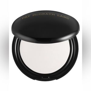 Pat McGrath sublime perfection blurring under-eye setting powder